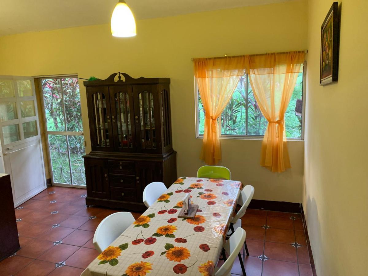 Casa Veronica A 2 Kilometros Del Irtra Retalhuleu Εξωτερικό φωτογραφία